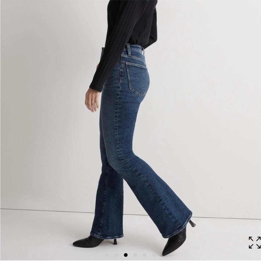 Madewell- Curvy Skinny Flare Jeans in Medium Wash - Size 26